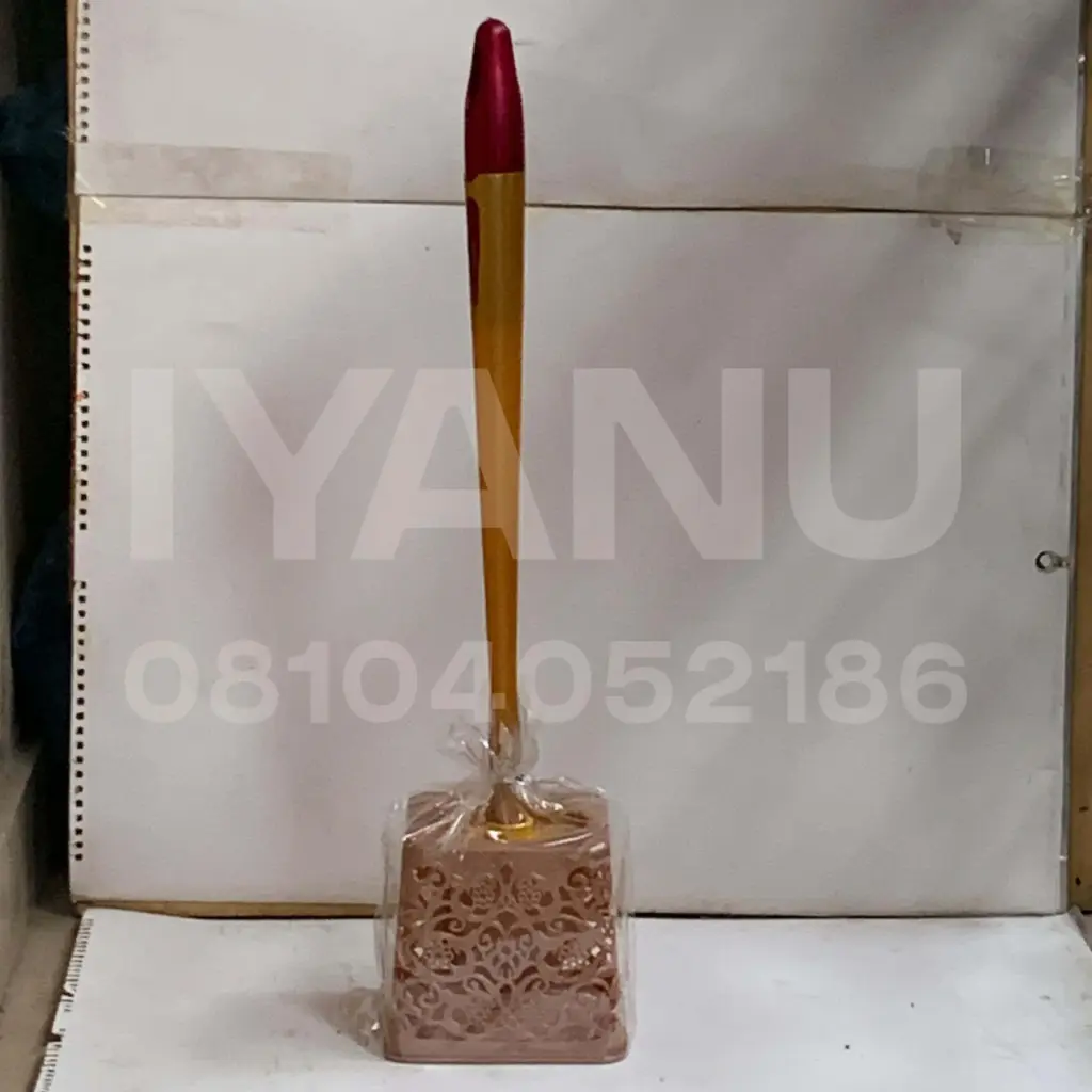 S116 - Plastic Toilet Brush Imp.