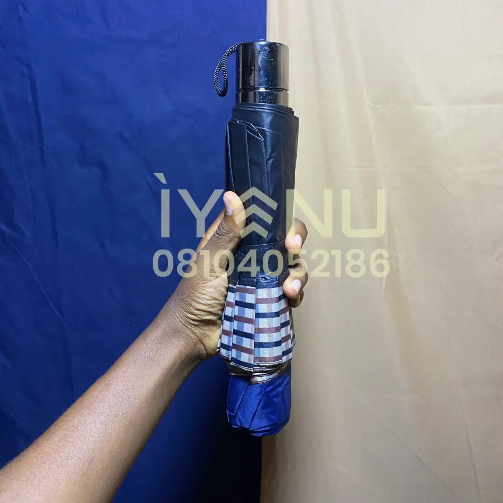 S142 - Short Silver Umb. (B)***