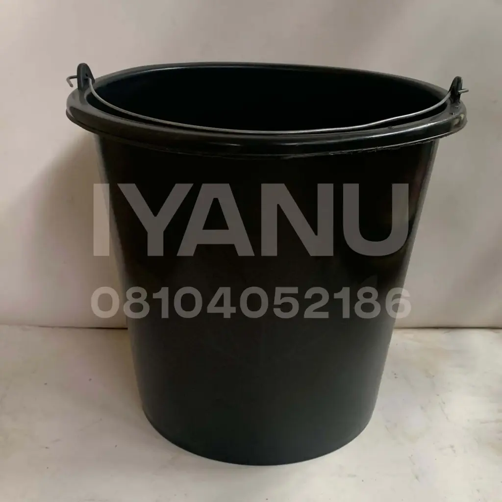 P120 - 13L Black Bucket
