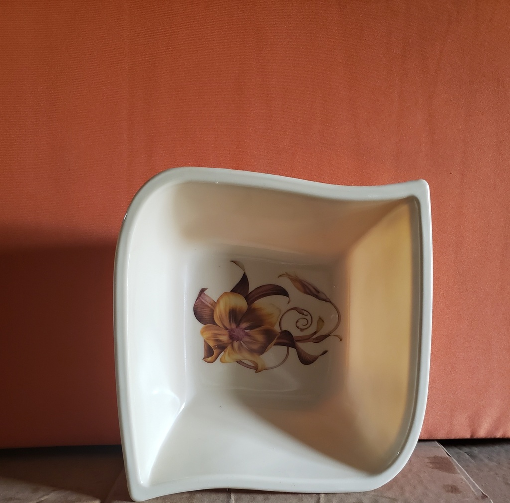 TT22 - Rhomboid Bowl [1812]