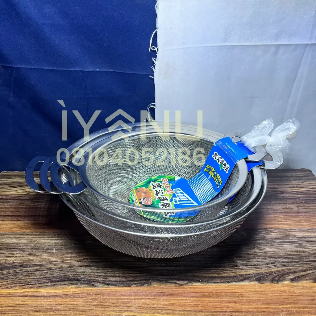 CC762 - 2 Hand Sieve (M)