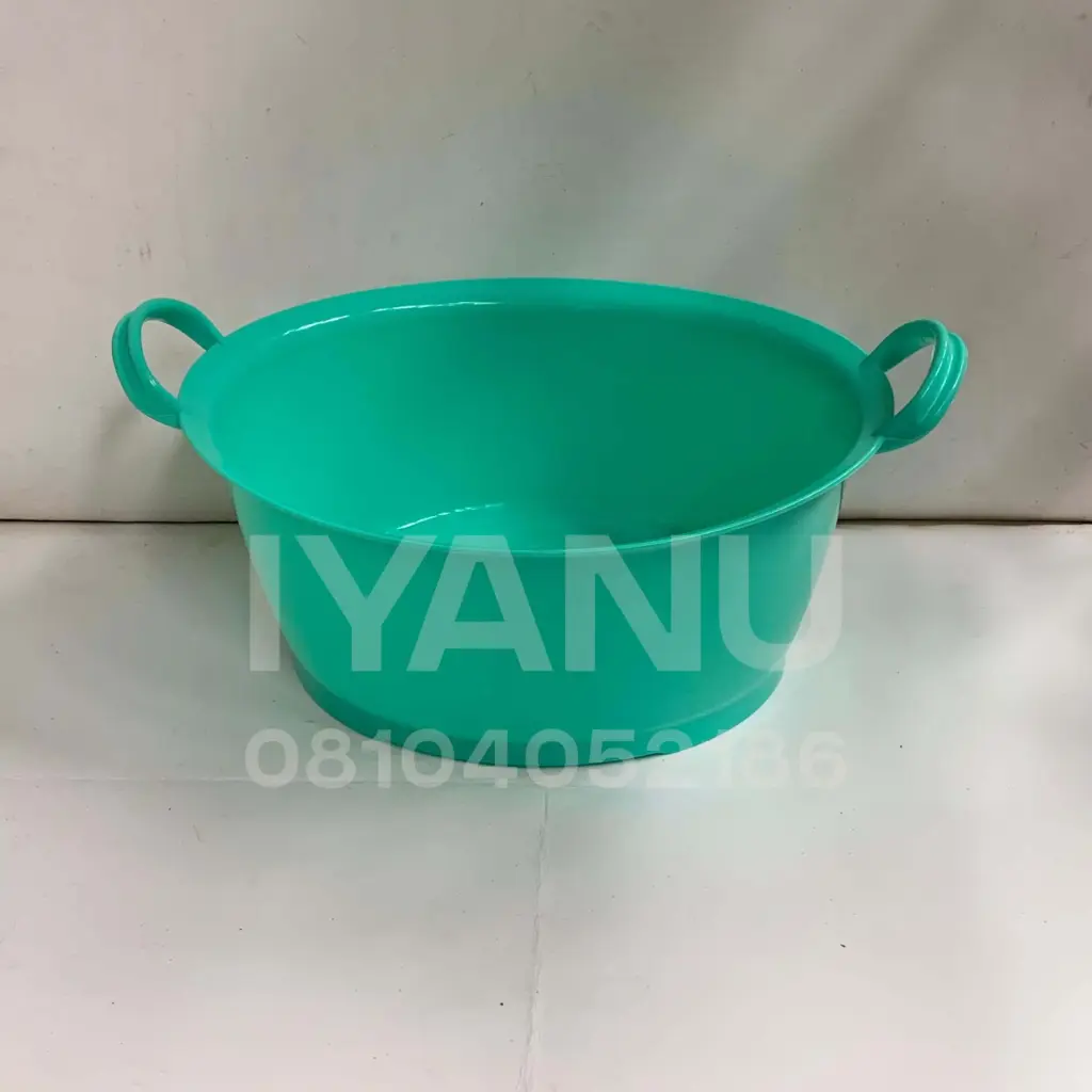 V54 - Oval Bowl with Handle (S)