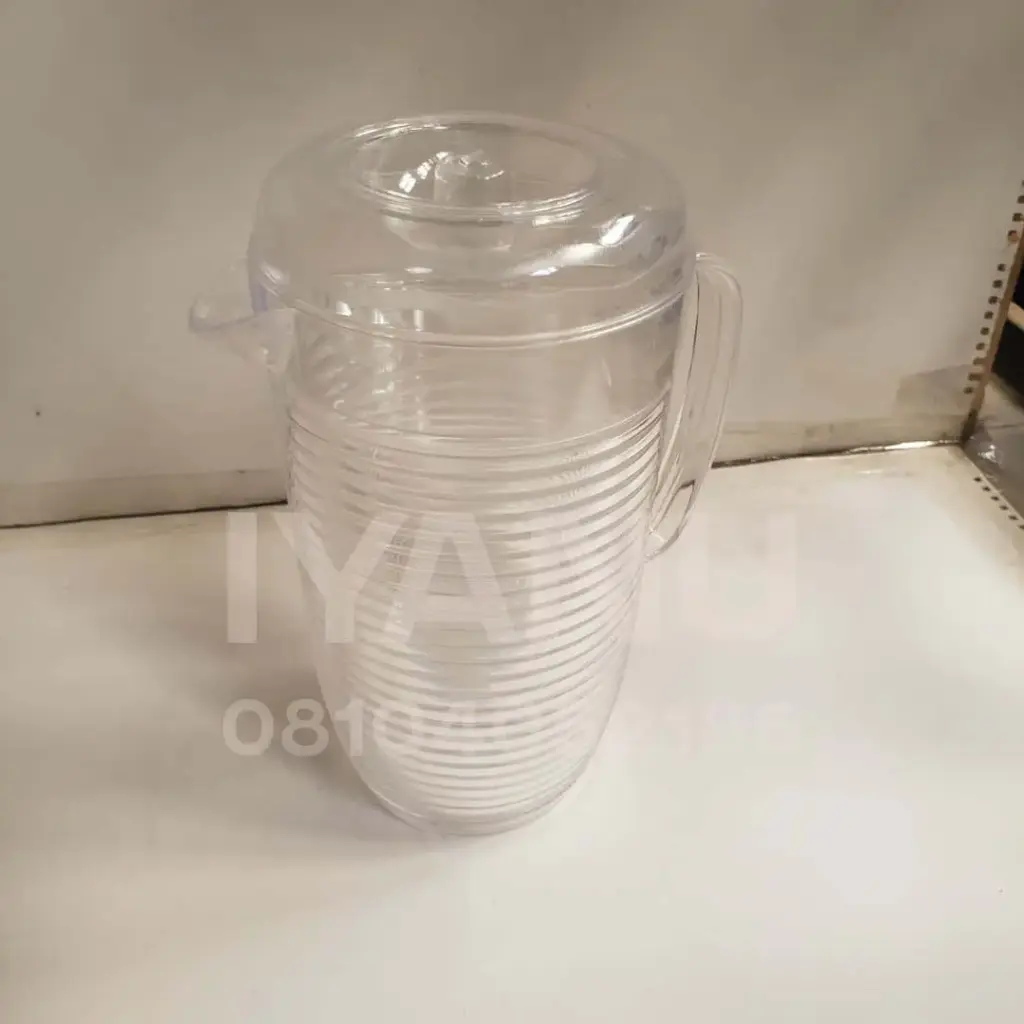 B40 - Crystal Jug