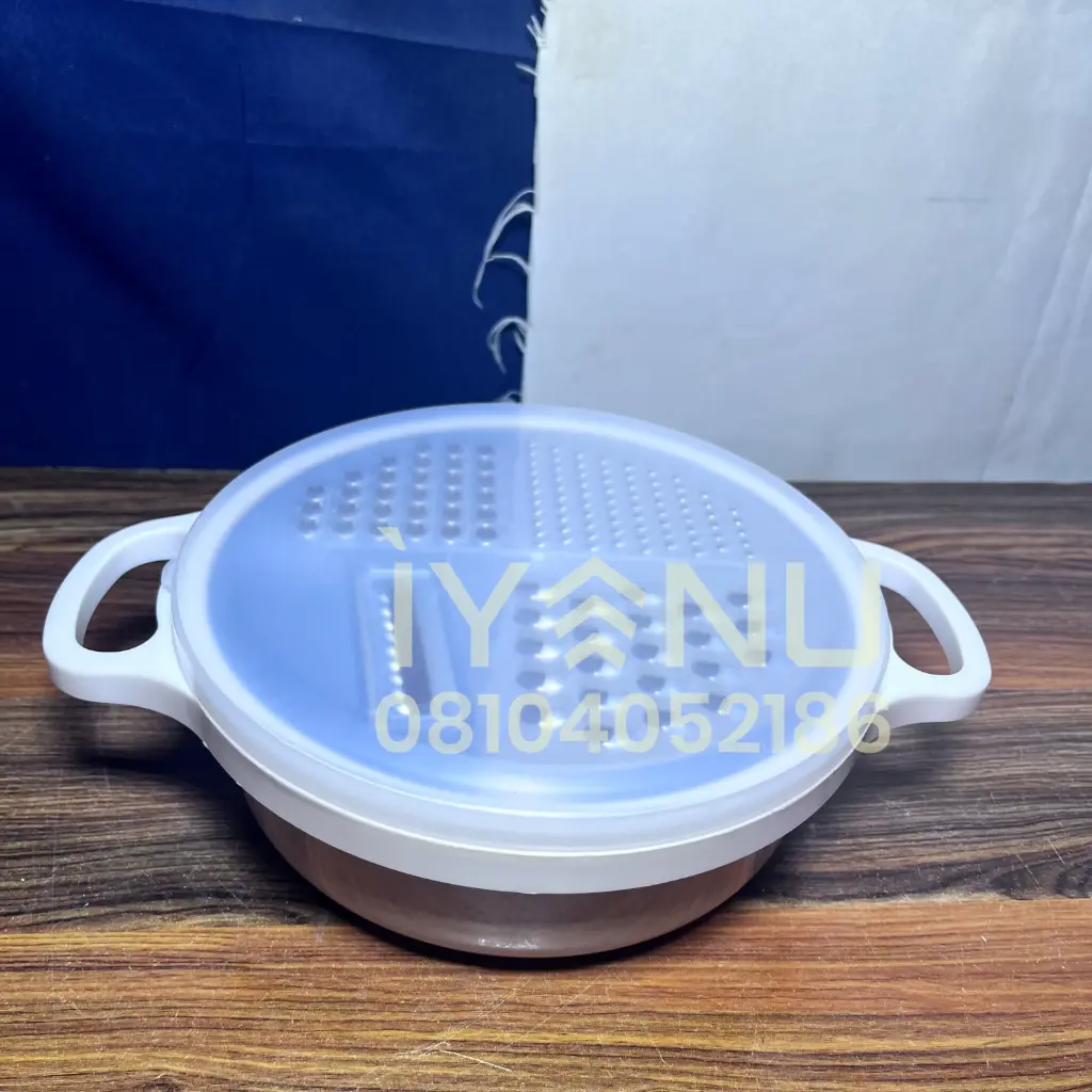 LL86 - Grater & Storage Box***