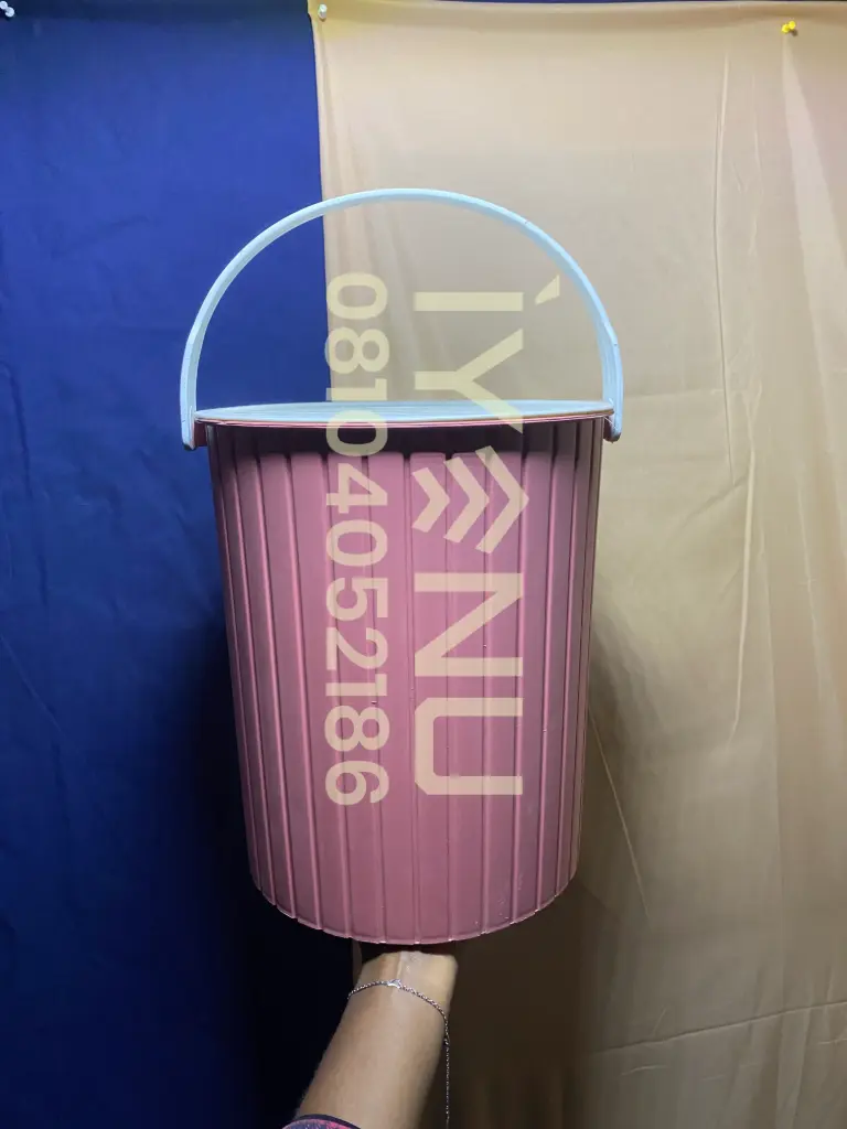 P145 - Dovey Bucket with Lid [A37]