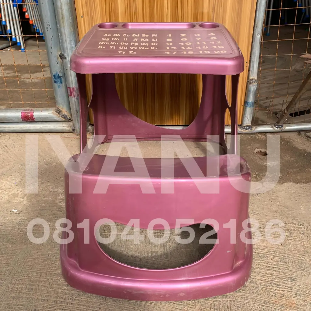 C106 - Student Desk OK