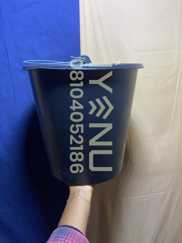 P163 - 18L Black Bucket ***