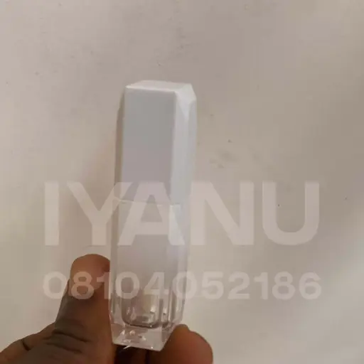 [H151] H151 - Lip Gloss Glass