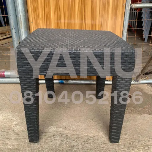 [C23] C23 - Ranoush Stool