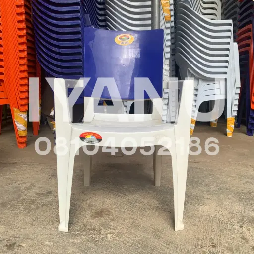 [C55] C55 - Unique Chair