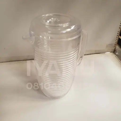 [B40] B40 - Crystal Jug